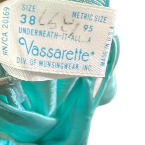 Vintage Vassarette Nylon Nightgown - Picture 5 of 6